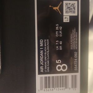 AIR JORDAN 1 MID 8.5